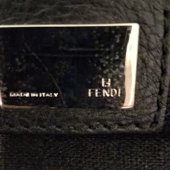 Fendi Vintage Black Leather Shoulder Bag - Picture 7 of 9